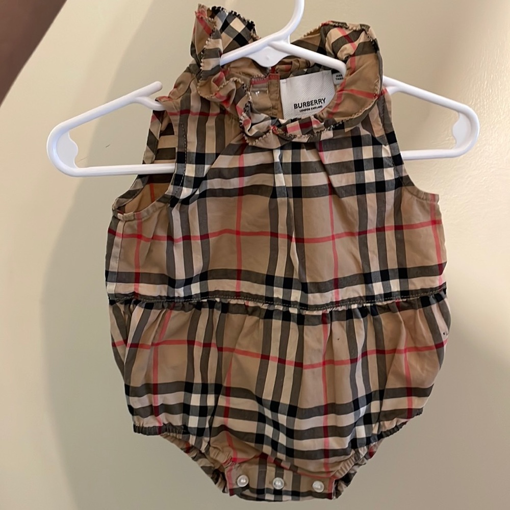 Size 1 Month Burberry Baby Romper Worn One Time Great Condition
